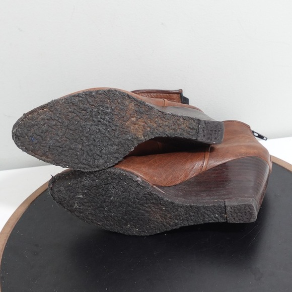 Stuart‎ Weitzman Ankle Boots Women 7M Brown Leather Wedge Heel Zip Back Bootie - Picture 10 of 11